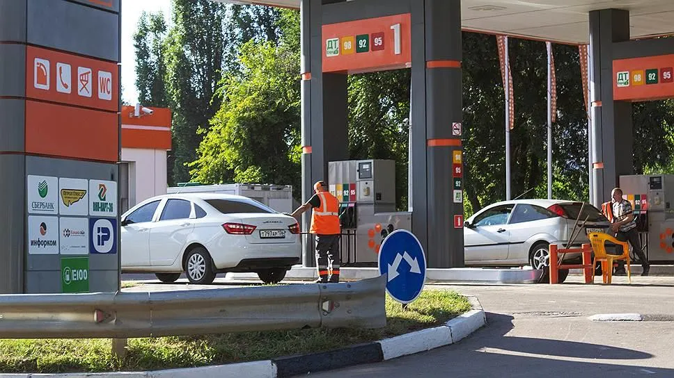 АЗС не доливают до 100 литров бензина ежедневно Мошенничество на заправках