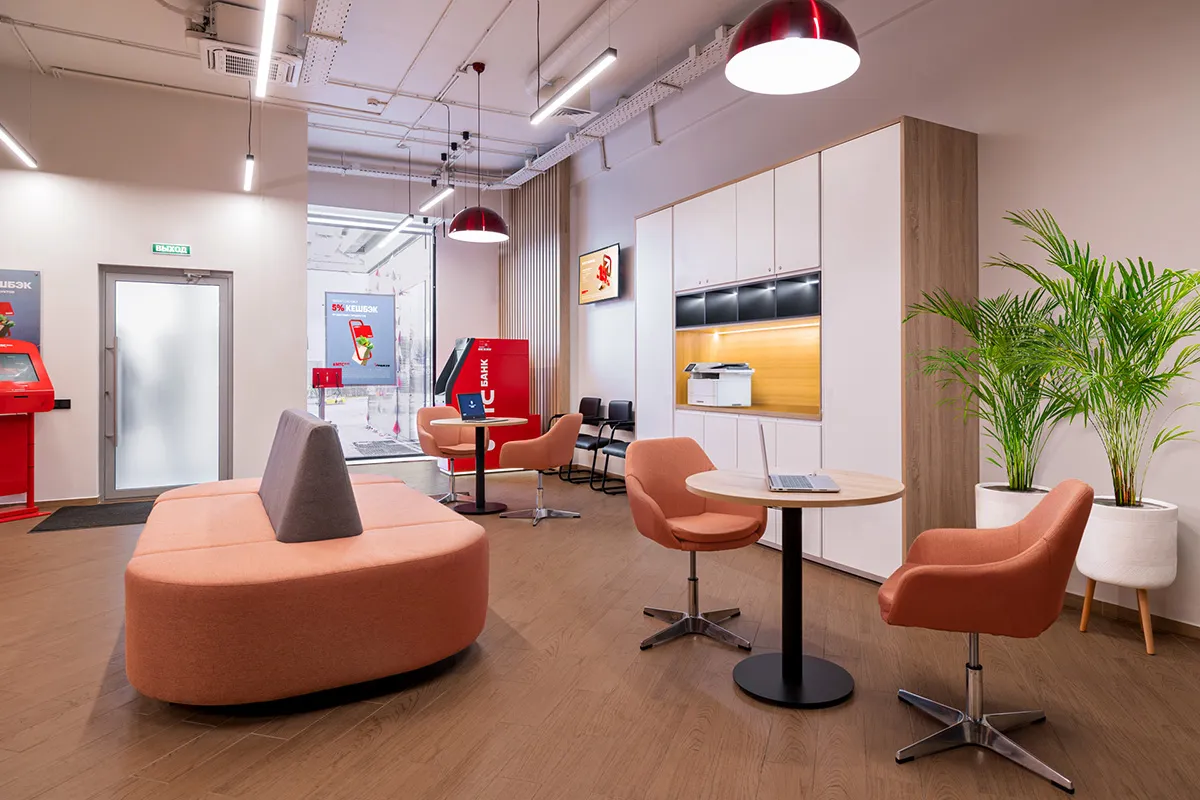 Офисы банка отличаются просторной планировкой в современном стиле