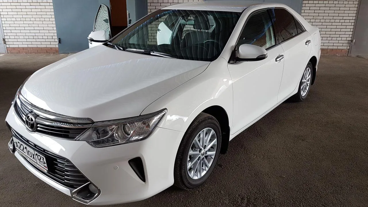 Toyota Camry с пробегом в России