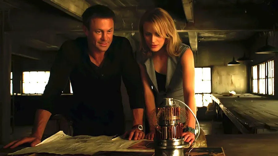 Кинолента повествует о глобальном приходе социалистов к власти, чиновники начинают гонения на крупный бизнес Атлант расправил плечи