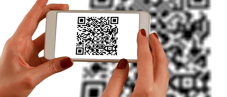 В мессенджерах можно переводить деньги через QR-код