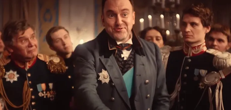 Дмитрий Брейтенбихер в рекламе ВТБ, кадр из видео