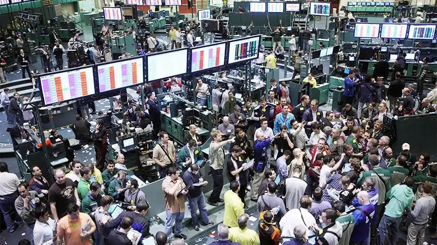 После введения антииранских санкций, инвесторы начали фиксировать прибыль Санкции против Ирана обвалили цены на нефть