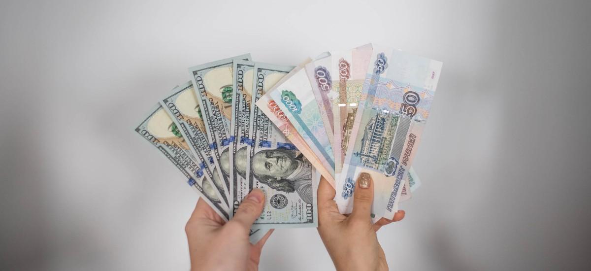 Россиянам рассказали, когда доллар вернется к росту