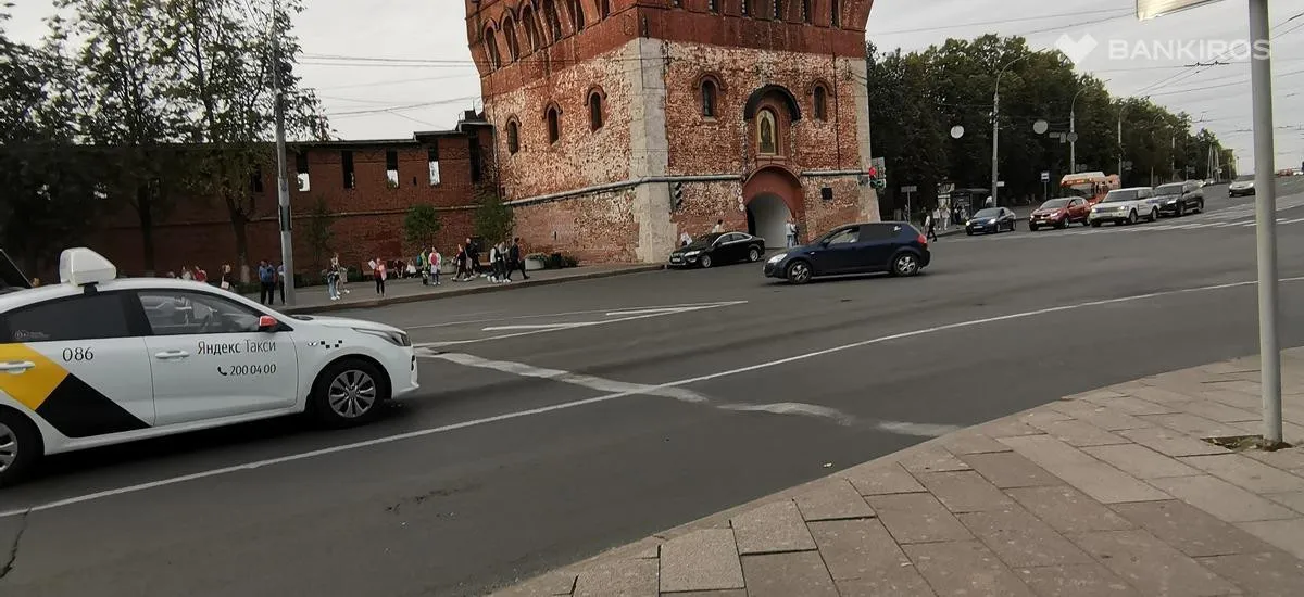 Почему взлетели цены на бензин, и что будет дальше?