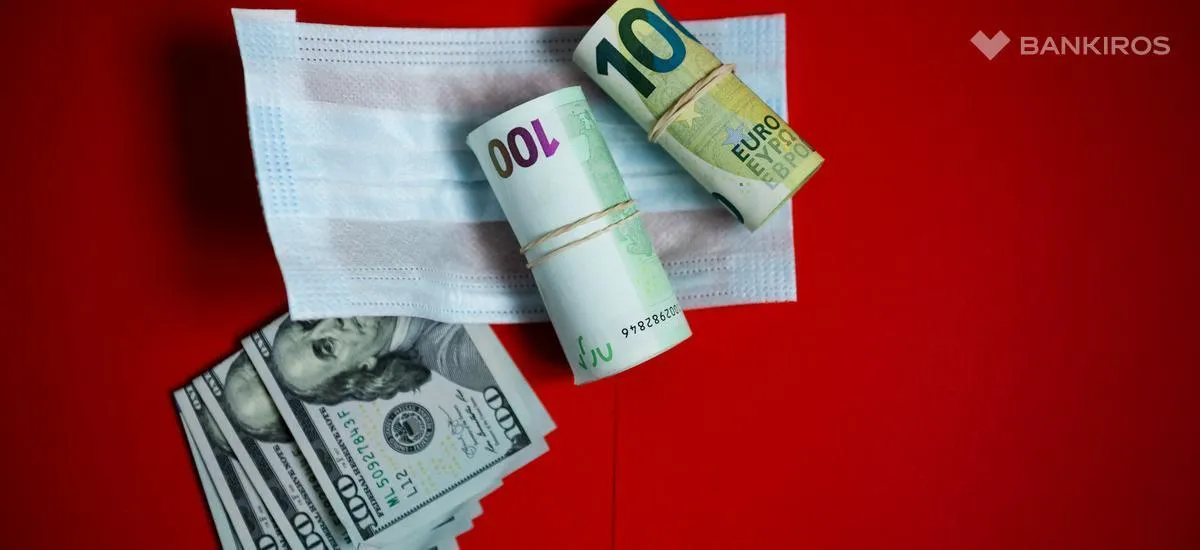 Криптовалюта может потеснить доллар с мирового пьедестала