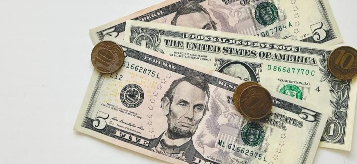 Будет ли доллар дешевле 80 рублей на майских праздниках? Прогноз аналитика