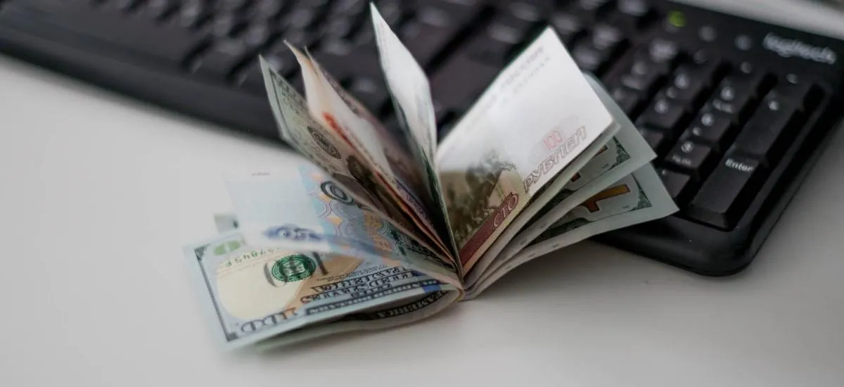 Доллар выше 100, банковский кризис и всплеск инфляции: эксперт предупредил о «черных лебедях» в июле