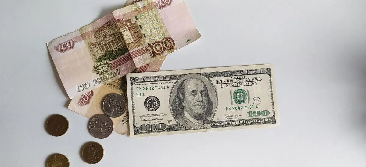 Почему доллар падает: пора ли срочно покупать валюту?