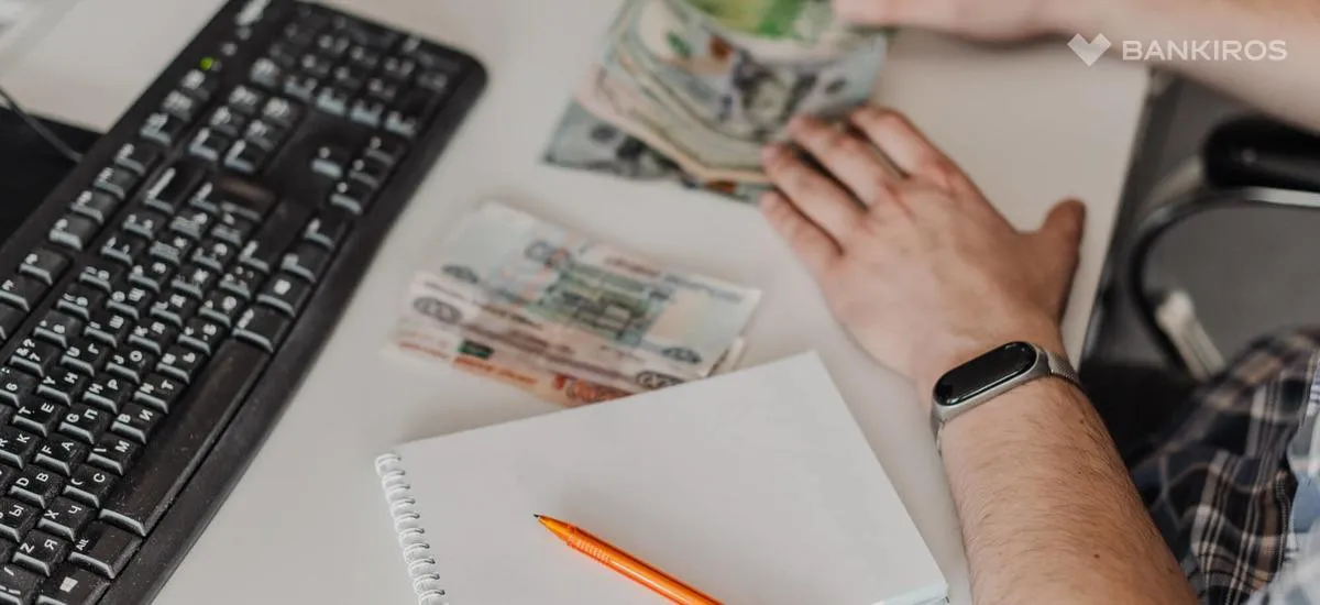 Не покупайте доллары: россиянам назвали более прибыльный вариант