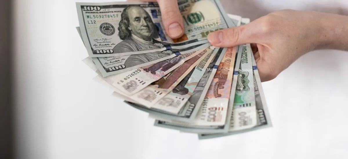 Доллар может подешеветь еще на три рубля, но до 70 не дотянет: прогноз