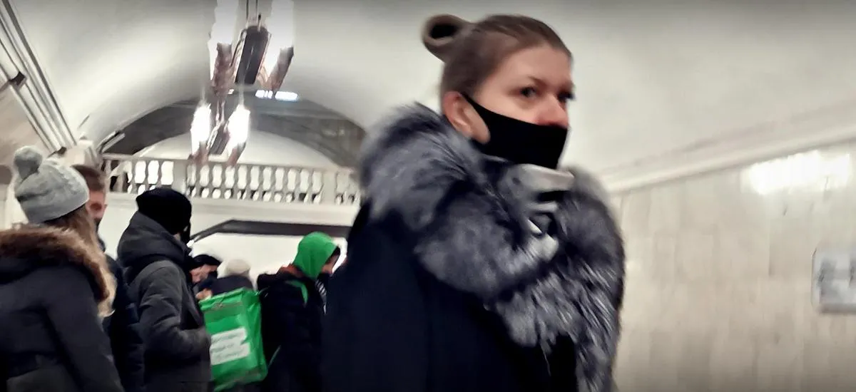 Пандемия переверстала рынок труда: кто без образования получает больше 100 тысяч рублей?