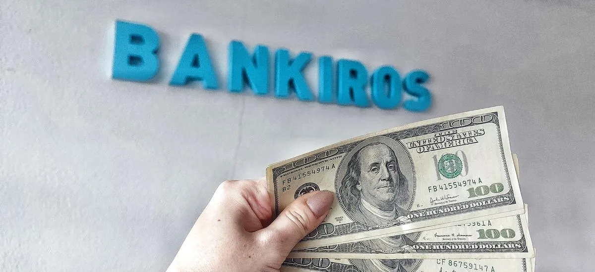 Почему доллар падает и что будет с курсом летом? Прогноз