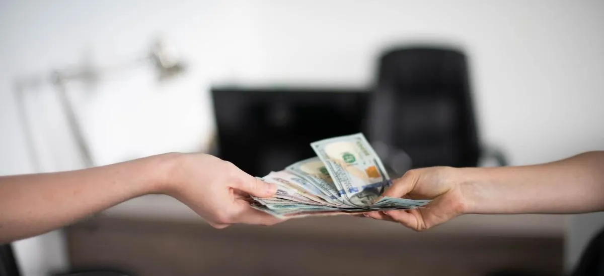 100 рублей за доллар: повторится ли прошлогодний сценарий в декабре 2025 года?