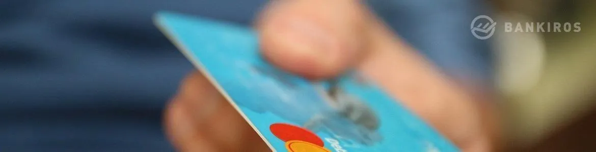 Эксперт предложил выплатить по два прожиточных минимума на человека, ради спасения экономики