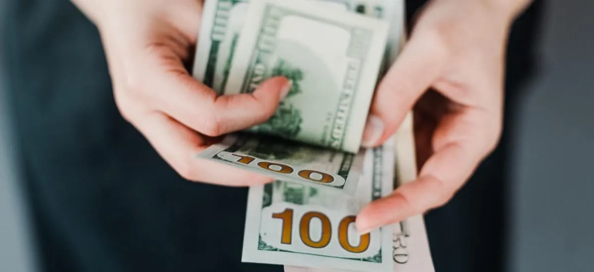 Обвал доллара сменится резким ростом: эксперт назвал условие и срок