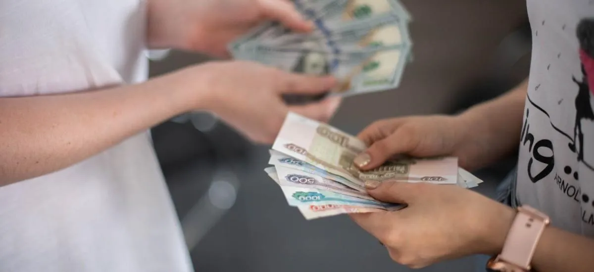 «Десятки миллионов россиян ощутят на себе влияние курса», предупредили эксперты