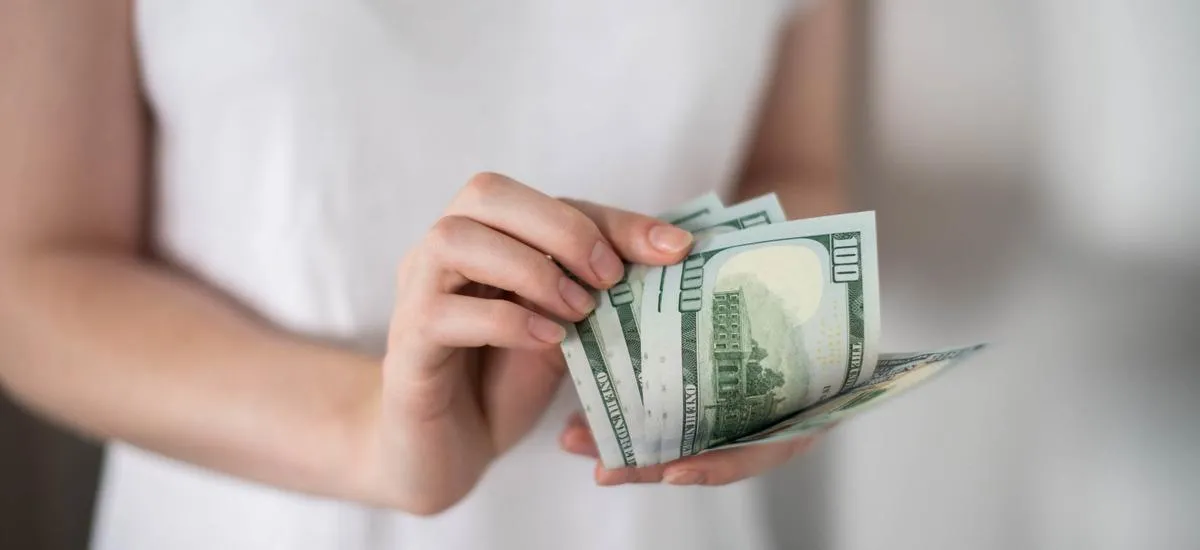 Каким будет курс доллара и евро после майских праздников?