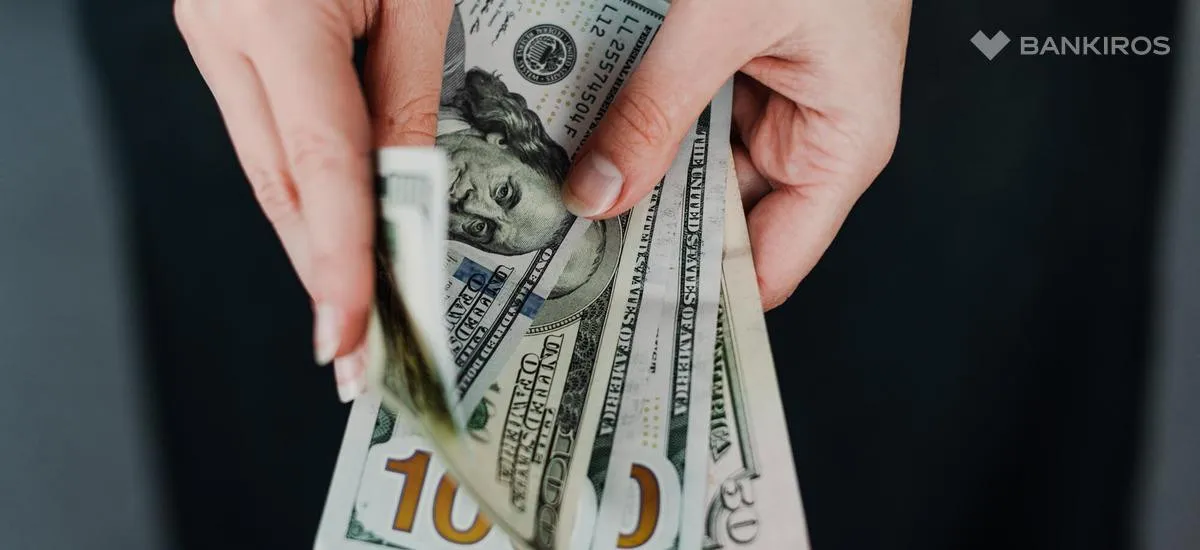 Доллар подорожал до 120 рублей в обменниках: где выгодно купить валюту?