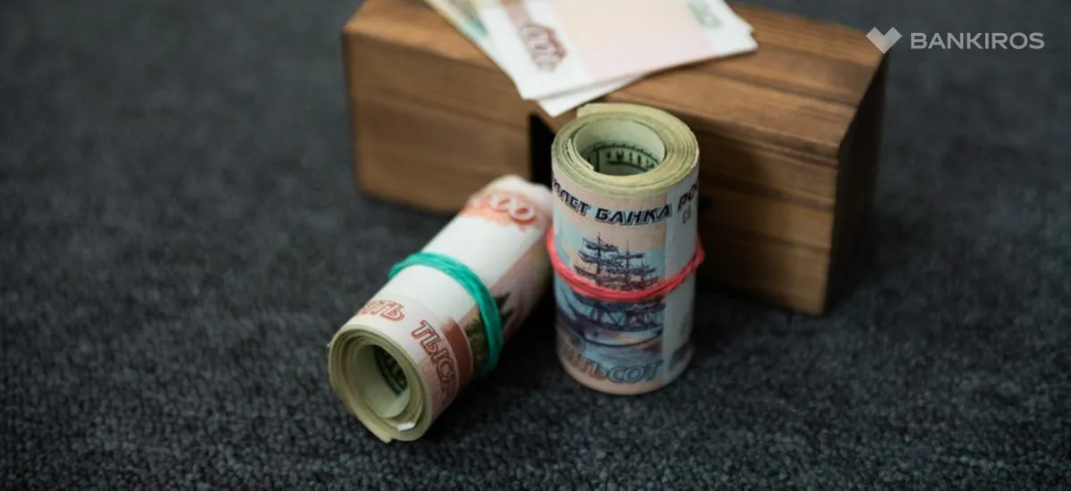 Как заработать на 100 тысячах рублей в 2025 году: советы финансовых экспертов