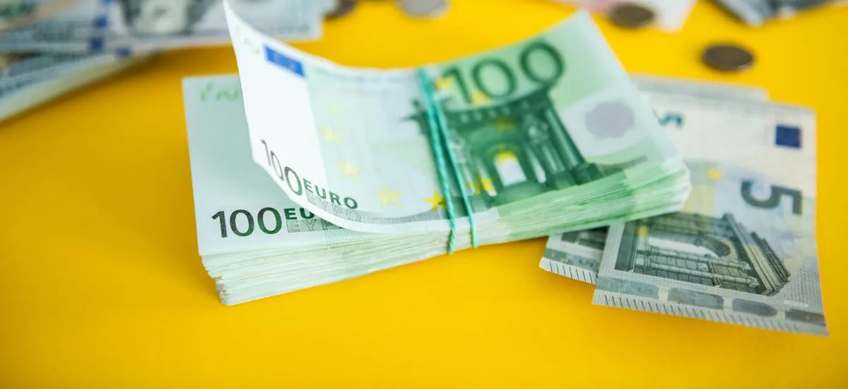 Евро по 111 рублей: аналитики сделали прогноз курса на 2026 год