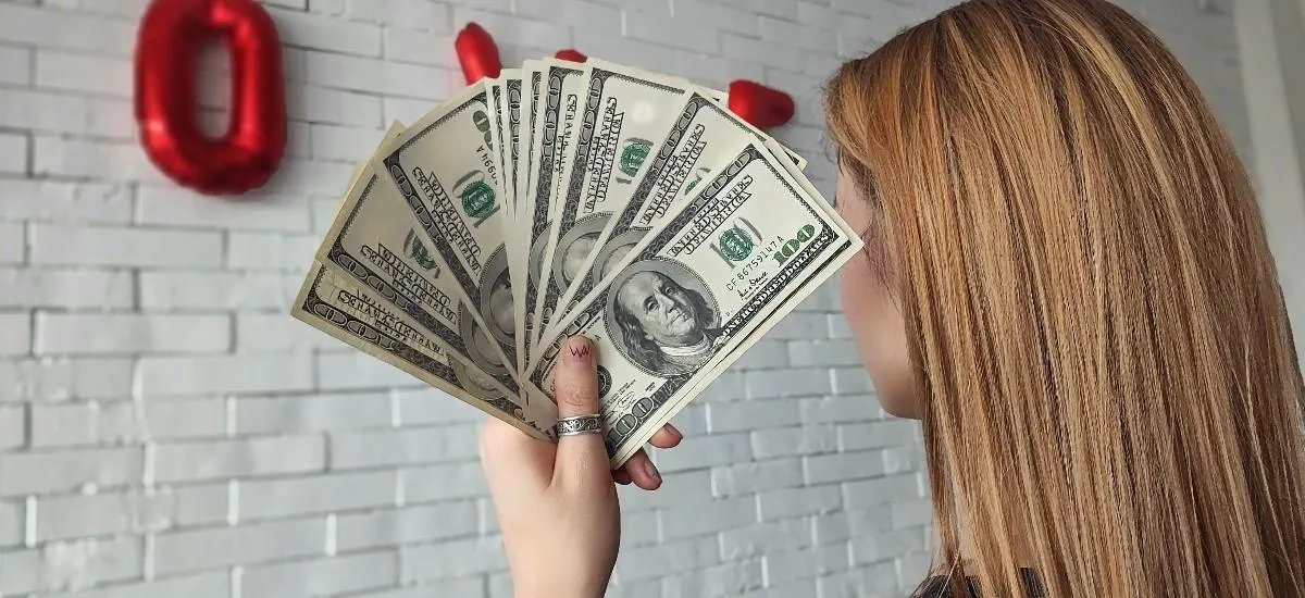 Доллар протестирует новый уровень в сентябре, заявили в банке