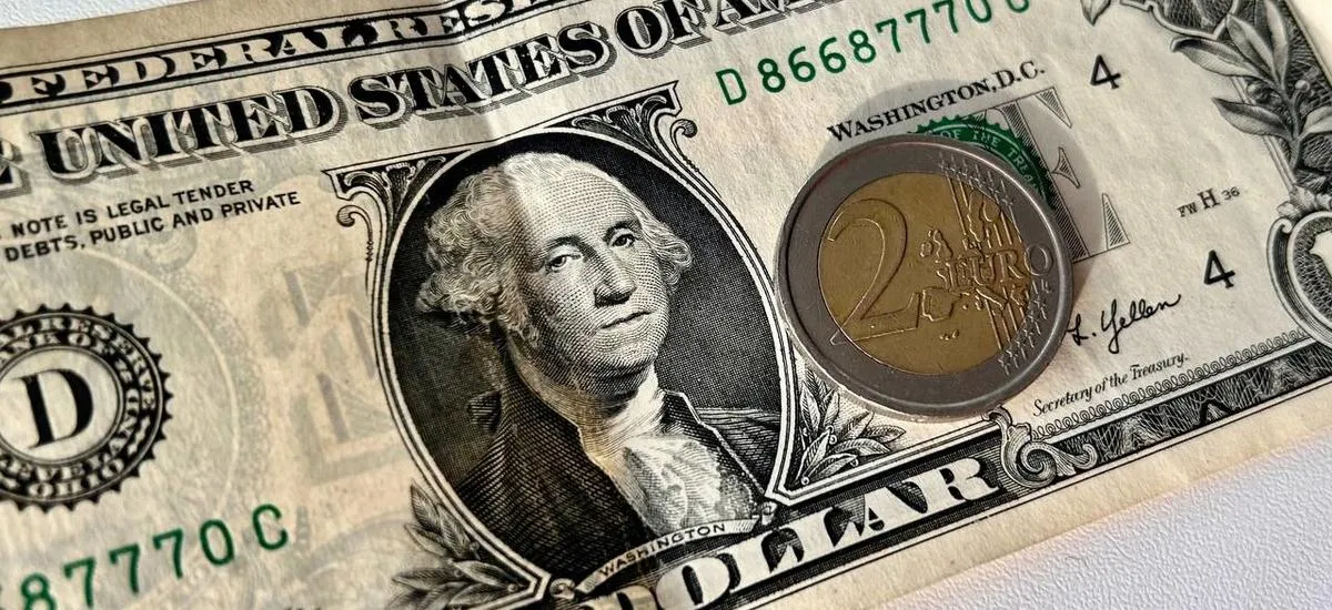 Курс доллара выше 90, евро – за 100: какие факторы обрушат рубль в 2026 году