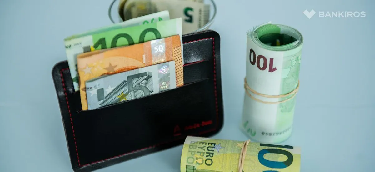 Евро грозит двухзначная инфляция. Как Россия повлияла на падение иностранной валюты?