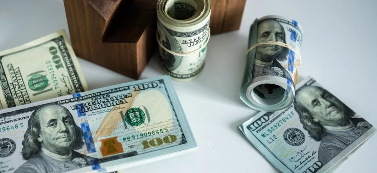 Глубокий мировой кризис и доллар по 30 рублей: что ждет россиян в 2026 году?