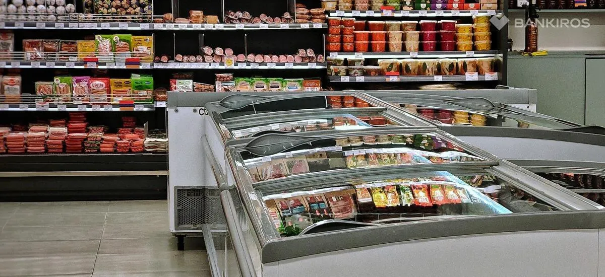 Мандарины и алкоголь подорожают: на что еще вырастут цены перед Новым годом?