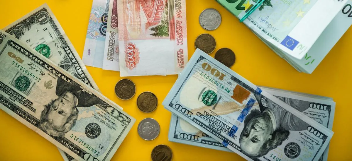 Доллар снова под 100: как скоро россияне увидят обвал рубля?