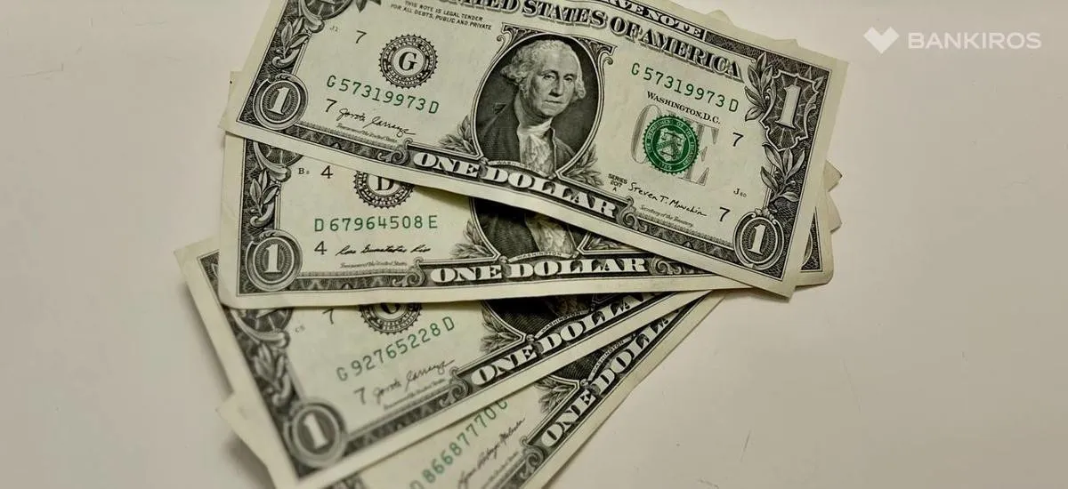 Какой будет цена доллара до конца марта в России – 80 или 100? Прогноз аналитика